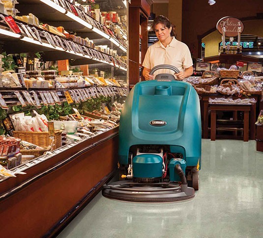 Polisseuse B7 nettoyant les sols d'une épicerie et d'un magasin de détail